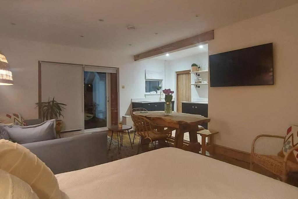 Apartamento Sunnyside At Scurlage Farm Swansea Exterior foto