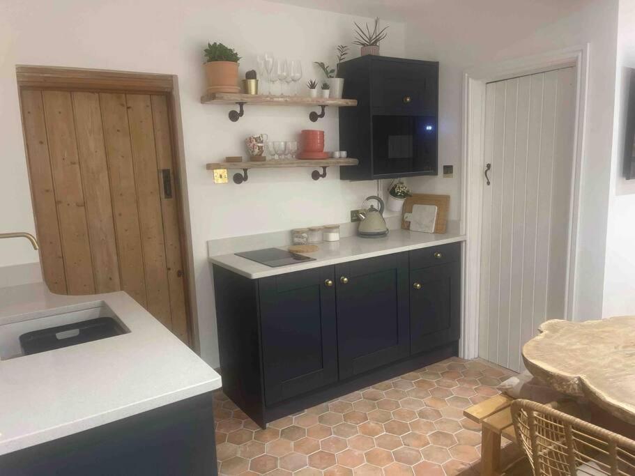 Apartamento Sunnyside At Scurlage Farm Swansea Exterior foto